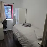 Modern 2-Bedroom London Bridge