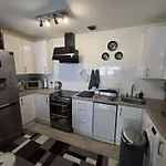 Modern 2-Bedroom London Bridge
