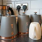 Stylish House Sleeps 9 With Free Parking In Putney