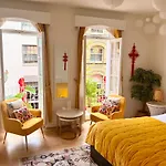 Candy Cafe Apartment