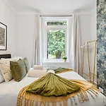 Comfort Convenience Location Shepherds Bush Ground Floor