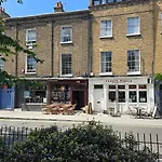 The Maltings Tower Bridge Apartment