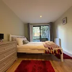 Stylish Flat With Garden In Notting Hill