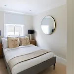 The South Kensington Wonder - Trendy 3Bdr House With Garden