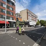 South Kensington Concierge Apartment