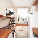 South Kensington Concierge Apartment