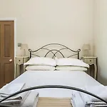 New Luxury 1Bd Flat In Heart Of Kensington Olympia