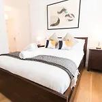 Luxury Stockwell Apartments