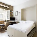 Tyers Gate By Onefinestay