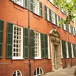 170 Queen\'S Gate