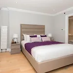 One Bedroom Hyde Park Apartment