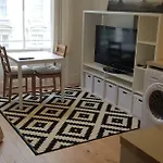 Luxury One Bed Apartment Next To Hyde Park