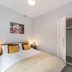 Lovely Modern Apartment - Fast 100Mbps Wifi - Netflix