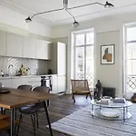 Modern 1 Bedroom Apartment - Minutes From Angel Tube St.