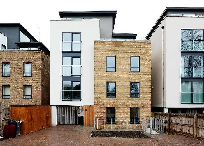 Oyo Home 136 Kings Ave New Builds