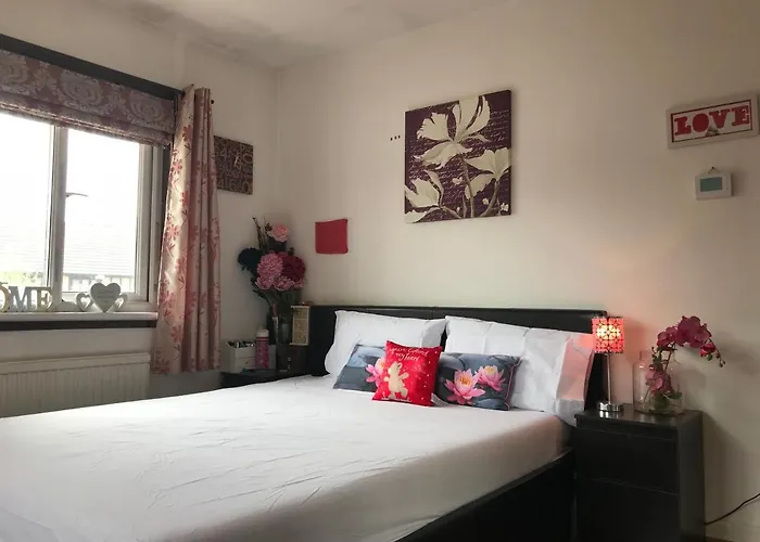 Spacious House 15Min To Canary Wharf/O2/Excel/Central London