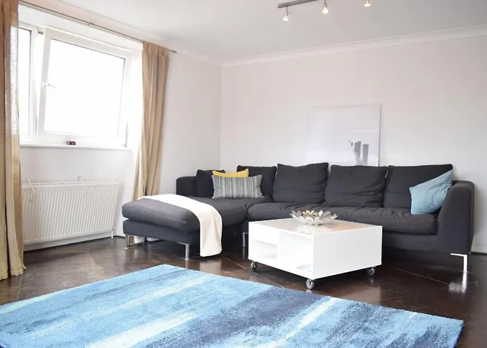 Bright, Modern 2BD in Maida Vale