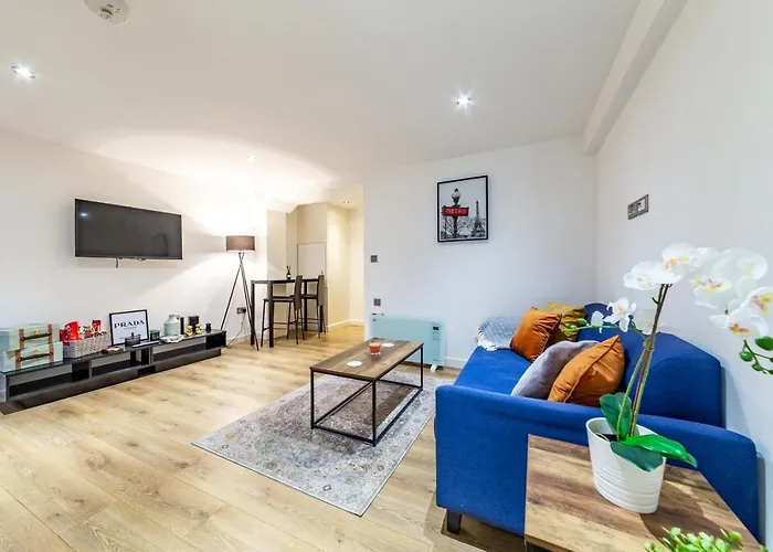 LUXURY BOUTIQUE 2 BED APARTMENT - STATION 1 min WALK