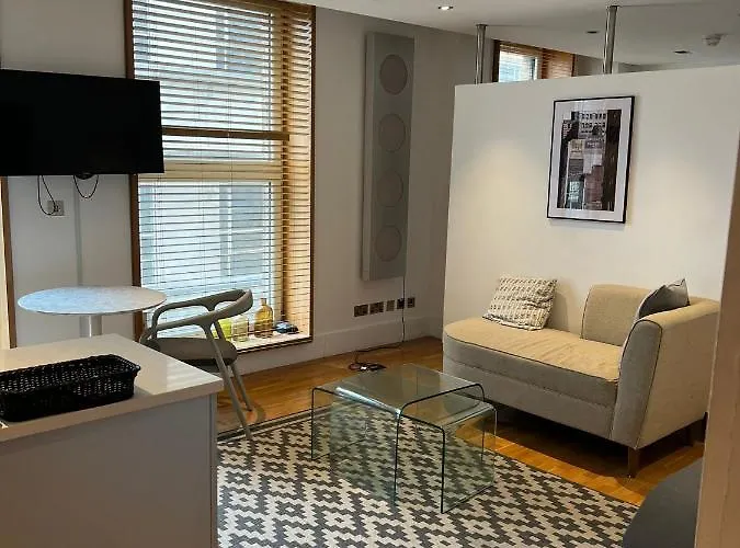 Piccadilly Circus Luxury Studio