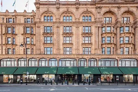 Beauchamp place Knightsbridge