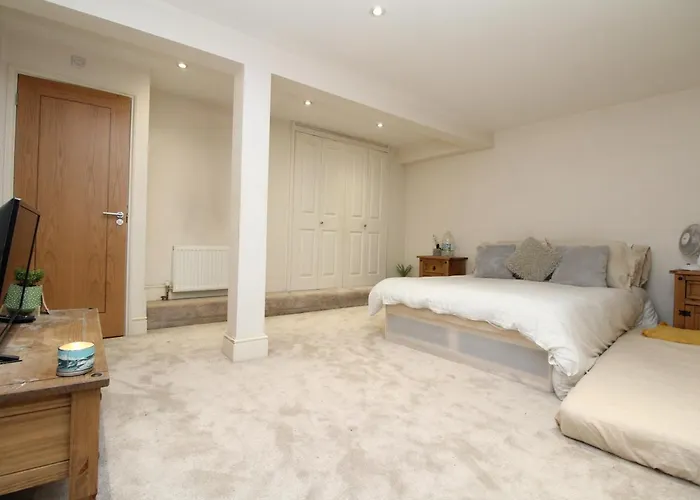 Stunning 2 Bed Flat In Fulham
