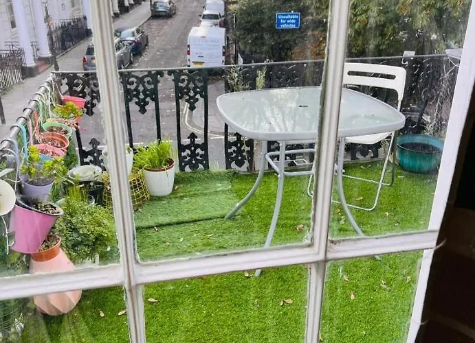 F10- Mezzanine 1St Floor Flat Fits 3 Near Paddington