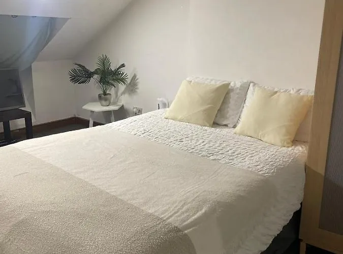 Balham, South London Spacious Guest House 6, 6 Rooms Available