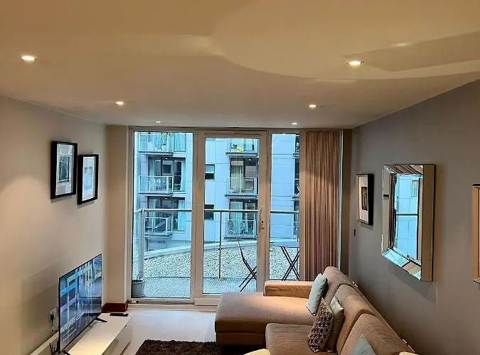 Londwell - Luxury Chelsea Apartment With Balcony