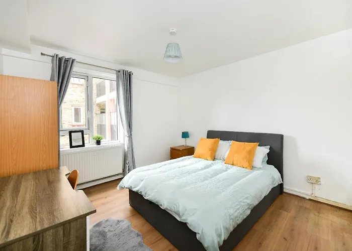Lovely 2 -Bedroom Rental Unit In Greater London
