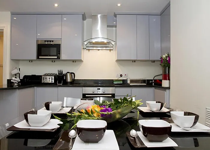 Holiday Lets London - C
