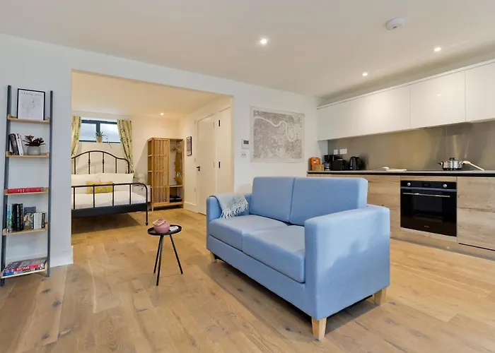Luxury One Bedroom Greenwich Studio Apartment Near Canary Wharf By Underthedoormat