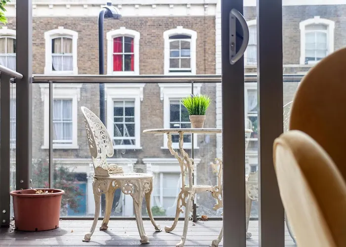 Modern 3Bdr Flat W Large Balcony, Kentish Town