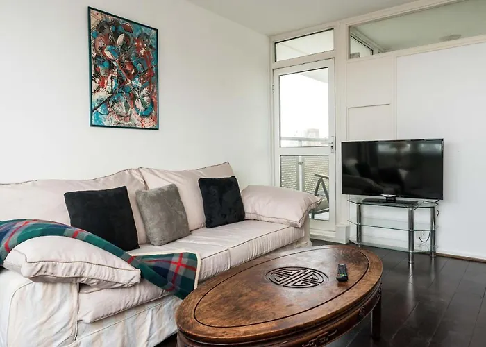 A Skyhigh Stay For 2 In Vauxhall London