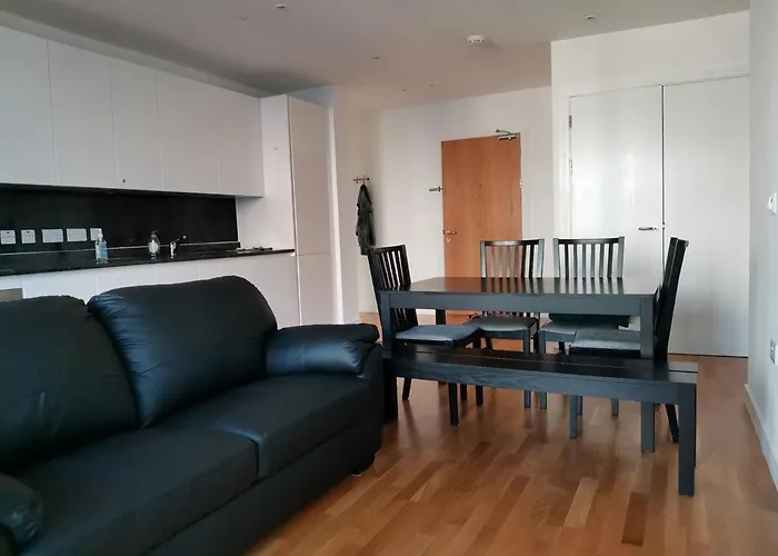 Viktoras 3 Bedroom Apartment