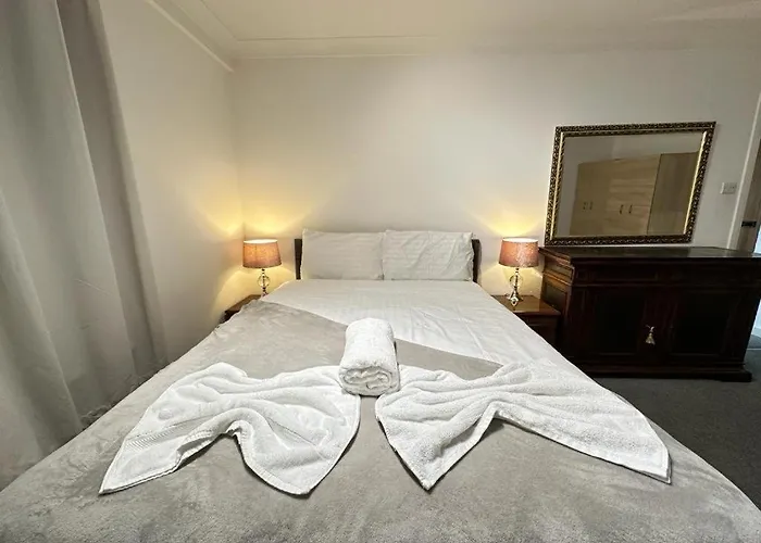Park Lane Two Bedroom Apartment