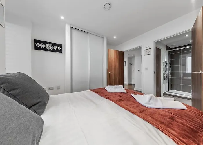 New Apartment 20 Mins From Waterloo London Bp36