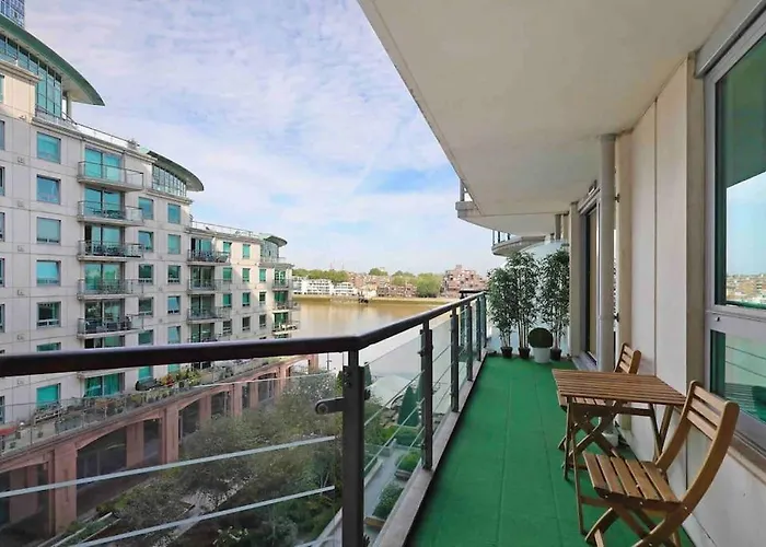 Stunning 2 Bed Thames River View - Central London