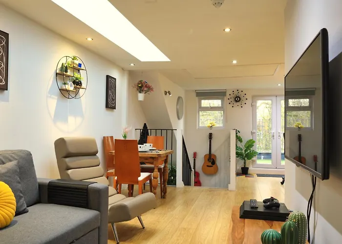 Top Floor Apartment In Islington