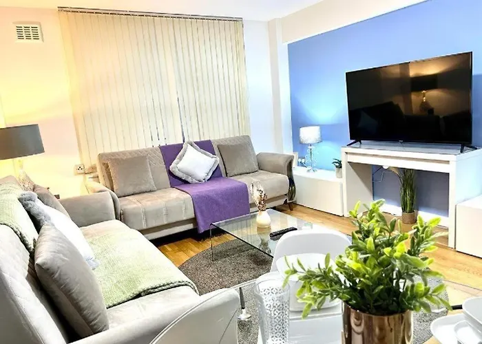 Two Bedroom Apartment Near Oxford Street