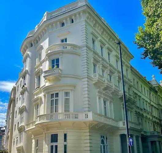 Flat Near Hyde Park, Central London Location