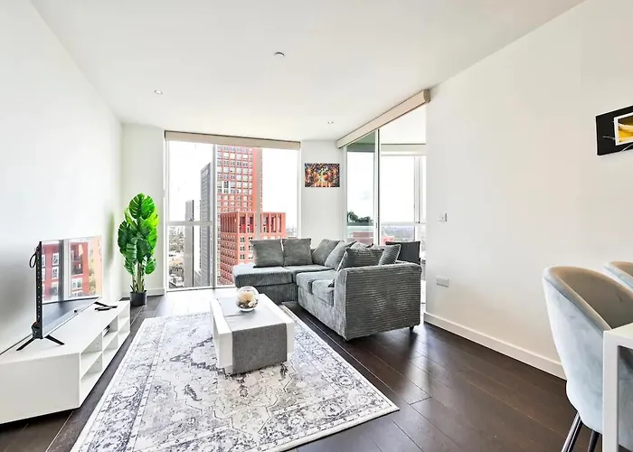 Luxury High-Rise 21St Floor 2 Bedroom 2 Bath Flat
