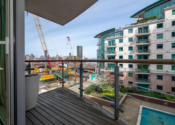 Fabulous 3 Bed Apartment In Vauxhall