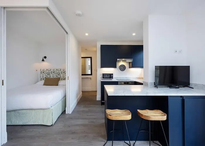Veeve - A Sumptuous Studio