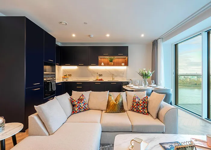 Lux 2 Bed 2 Bath With Riverviews