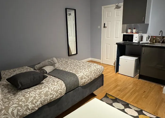 Charming London Apartment Near Notting Hill