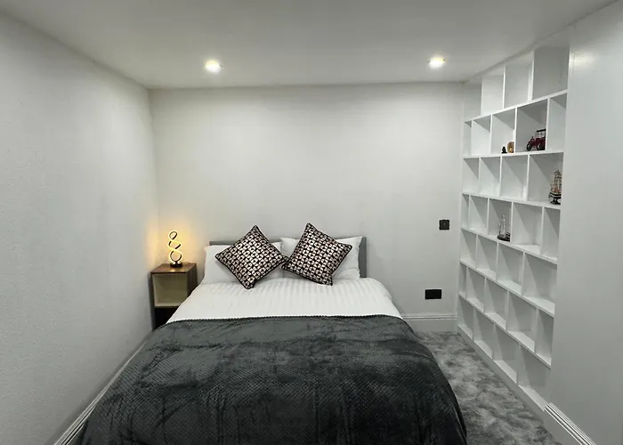 2 Bedroom Luxury Flat In Euston