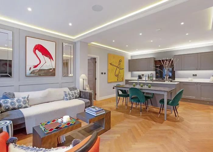 Modern Kensington Flat 3 Bedrooms And 3 Bathrooms