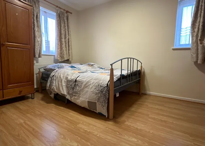 Nice Double Room In Heart Of London