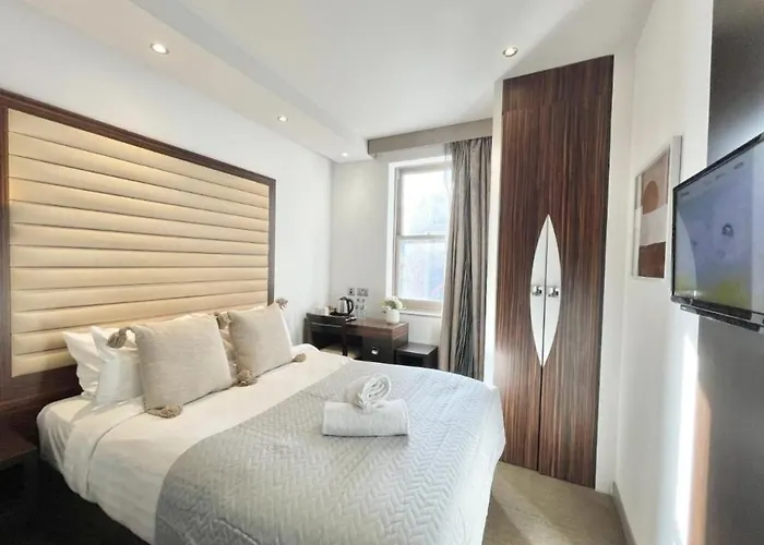 Central Ensuite Boutique Room 103