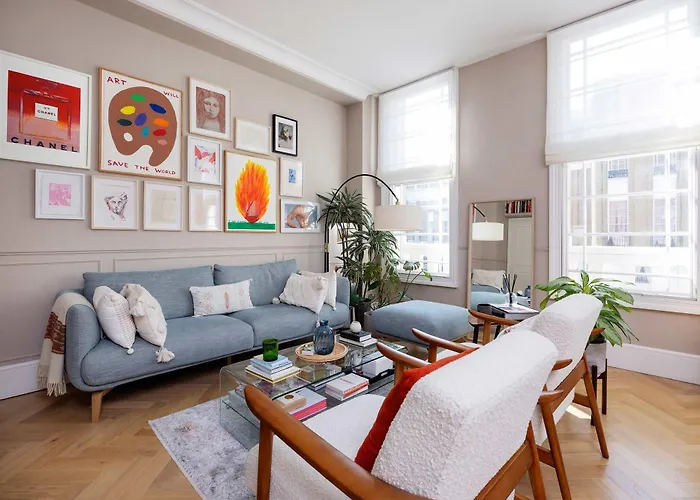 Veeve - The Islington Elegance